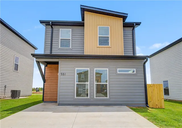 Photo 2 of Sale Pending at 551 Solar St, Bentonville, AR 72713 | MLS# 1342990 | Listing updated on 2026-09-02