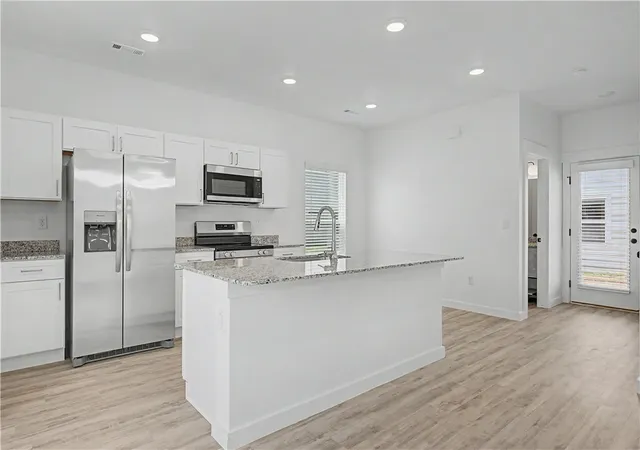 Photo 3 of Single family home for sale at 560 Solar St, Bentonville, AR 72713 | MLS# 1343019 | Listing updated on 2026-09-02
