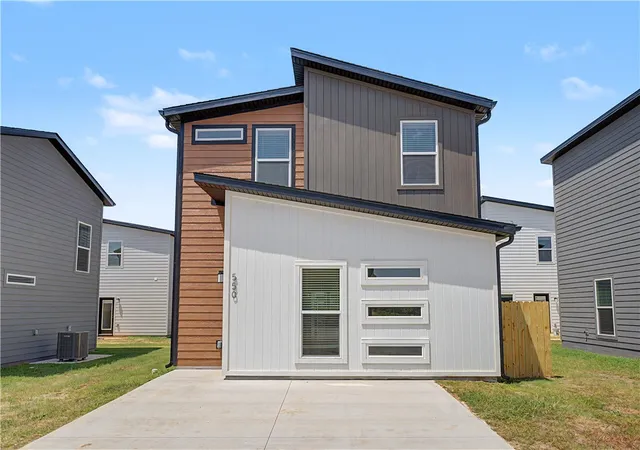 Photo 1 of Single family home for sale at 550 Solar St, Bentonville, AR 72713 | MLS# 1343022 | Listing updated on 2026-09-02
