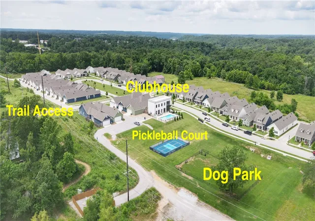 Photo 3 of Sale Pending at 905 Ne Heights Ln, Bentonville, AR 72712 | MLS# 1342977 | Listing updated on 2026-09-12