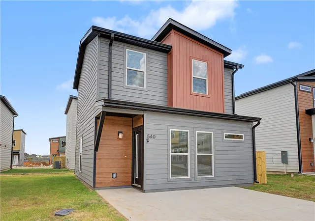 Photo 3 of Single family home for sale at 540 Solar St, Bentonville, AR 72713 | MLS# 1343025 | Listing updated on 2026-09-02