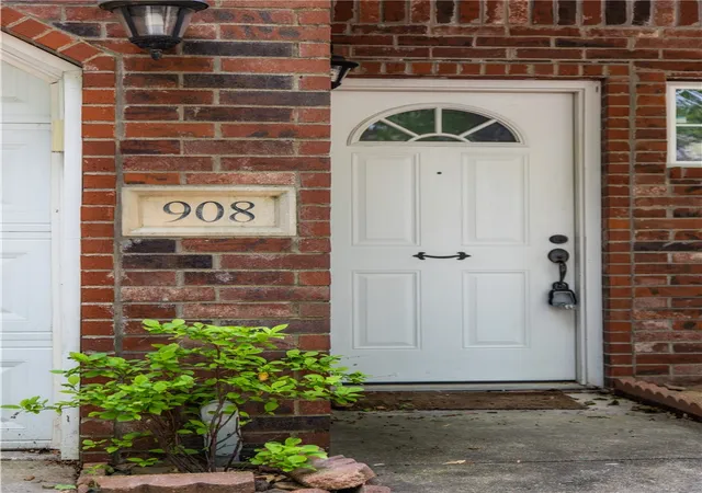 Photo 2 of Condo for sale at 908 S Wood Ave, Fayetteville, AR 72701 | MLS# 1343102 | Listing updated on 2026-09-07