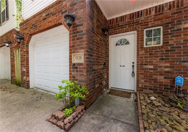 Photo 3 of Condo for sale at 908 S Wood Ave, Fayetteville, AR 72701 | MLS# 1343102 | Listing updated on 2026-09-07