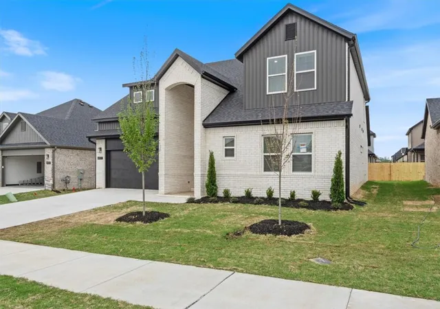 Photo 2 of Single family home for sale at 6907 Sw Orange Ave, Bentonville, AR 72713 | MLS# 1343075 | Listing updated on 2026-08-30
