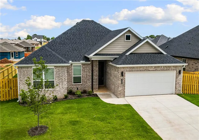 Photo 2 of Single family home for sale at 1808 Farmer St, Pea Ridge, AR 72751 | MLS# 1343474 | Listing updated on 2026-10-05