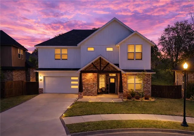 Photo 2 of Single family home for sale at 304 Sw Gunison Cvs, Bentonville, AR 72712 | MLS# 1342662 | Listing updated on 2026-09-14