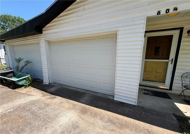 Photo 2 of Sale Pending at 604 Missouri Pl, Huntsville, AR 72740 | MLS# 1343406 | Listing updated on 2026-10-01