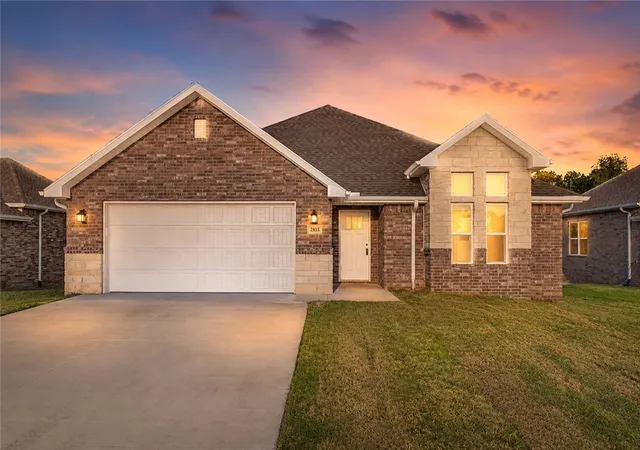 Photo 1 of Single family home for sale at 2833 Roe Deer St, Springdale, AR 72762 | MLS# 1343705 | Listing updated on 2026-10-14