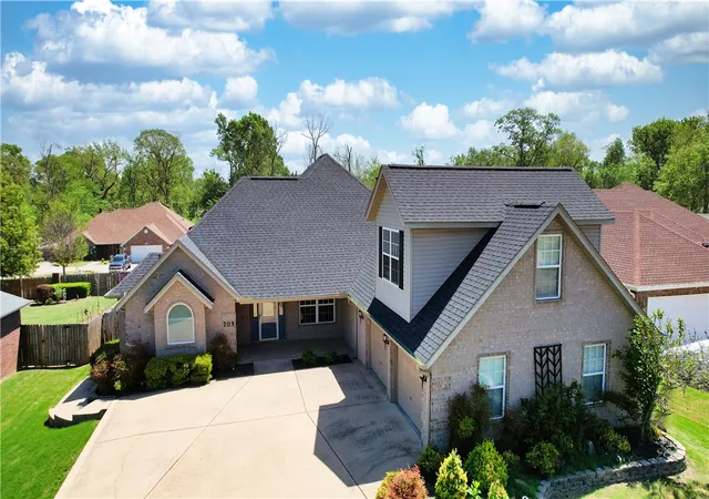 Photo 3 of Single family home for sale at 705 Maidstone Ave, Bentonville, AR 72712 | MLS# 1343657 | Listing updated on 2026-08-28