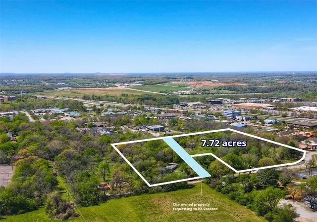 Photo 4 of Sale Pending at N Plainview Ave, Fayetteville, AR 72703 | MLS# 1344015 | Listing updated on 2026-08-31