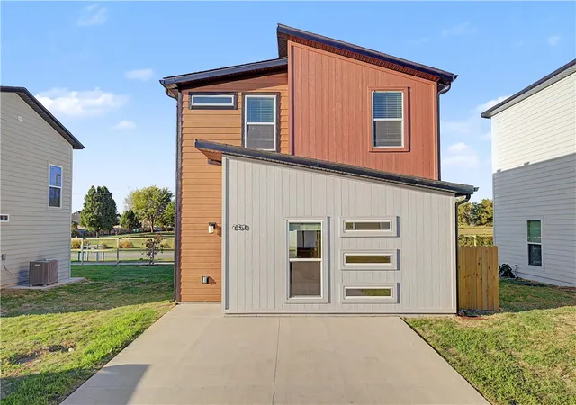 Photo 1 of Single family home for sale at 650 Discovery Ave, Bentonville, AR 72713 | MLS# 1344049 | Listing updated on 2026-10-09