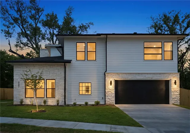 Photo 1 of Single family home for sale at 227 Ne H St, Bentonville, AR 72712 | MLS# 1343747 | Listing updated on 2026-08-31