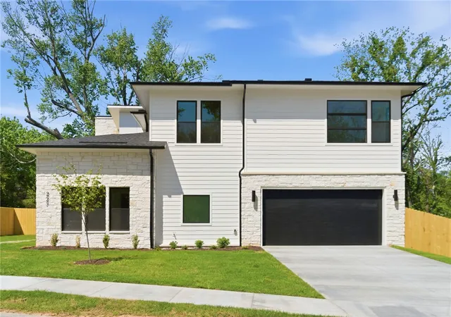 Photo 2 of Single family home for sale at 227 Ne H St, Bentonville, AR 72712 | MLS# 1343747 | Listing updated on 2026-08-31