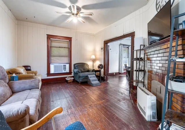 Photo 4 of Single family home for sale at 407 S Britt St, Siloam Springs, AR 72761 | MLS# 1344209 | Listing updated on 2026-09-05