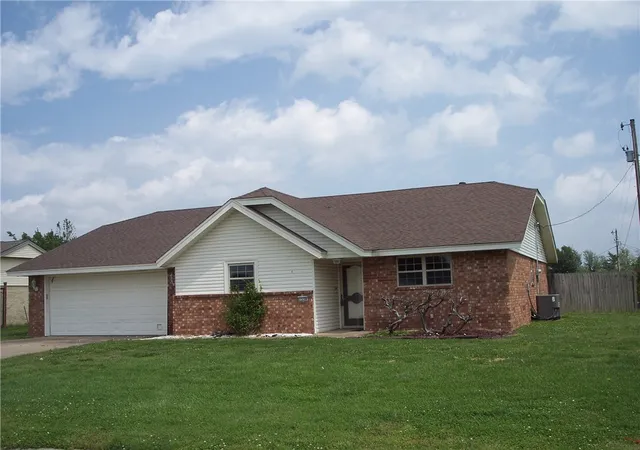 Photo 1 of Single family home for sale at 1538 S Heritage Cir, Rogers, AR 72758 | MLS# 1344205 | Listing updated on 2026-09-02