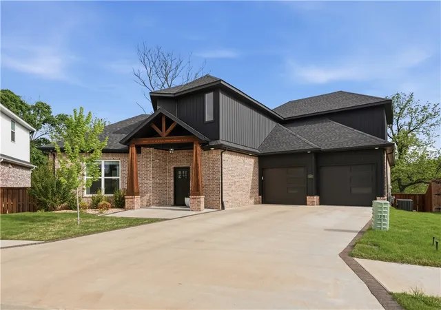 Photo 3 of Single family home for sale at 302 Sw Gunison Cvs, Bentonville, AR 72712 | MLS# 1343744 | Listing updated on 2026-09-13