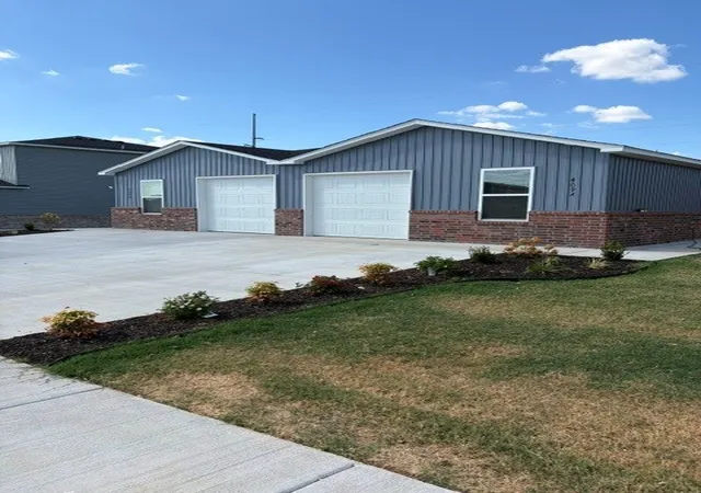 Photo 3 of Sale Pending at 409b W Cloud Dr, Siloam Springs, AR 72761 | MLS# 1344830 | Listing updated on 2026-09-09
