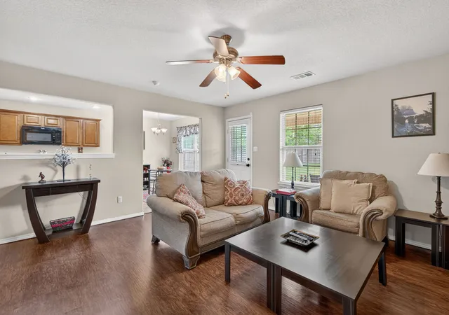 Photo 3 of Single family home for sale at 6527 Huntington Ct, Fort Smith, AR 72916 | MLS# 1344464 | Listing updated on 2026-08-31