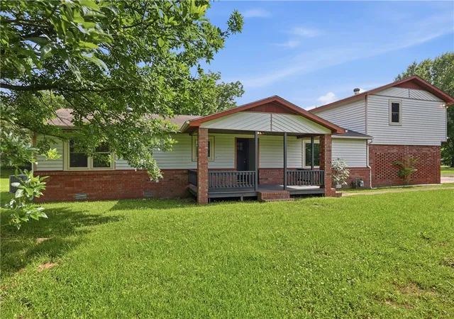 Photo 1 of Single family home for sale at 1170 Jimmy Lile Rd, Russellville, AR 72802 | MLS# 1344922 | Listing updated on 2026-08-31