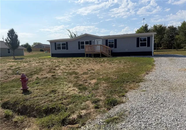 Photo 1 of Manufactured home for sale at 7892 Blockade Village N, Seligman, MO 65745 | MLS# 1345185 | Listing updated on 2026-09-09