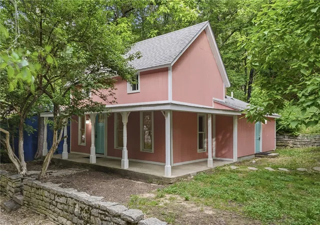 Photo 1 of Sale Pending at 88 Grand Ave, Eureka Springs, AR 72632 | MLS# 1345198 | Listing updated on 2026-09-03
