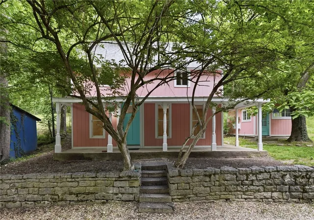 Photo 3 of Sale Pending at 88 Grand Ave, Eureka Springs, AR 72632 | MLS# 1345198 | Listing updated on 2026-09-03