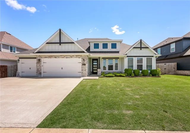 Photo 1 of Single family home for sale at 911 Red Maple St, Centerton, AR 72719 | MLS# 1346810 | Listing updated on 2026-08-29