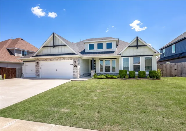 Photo 2 of Single family home for sale at 911 Red Maple St, Centerton, AR 72719 | MLS# 1346810 | Listing updated on 2026-08-29