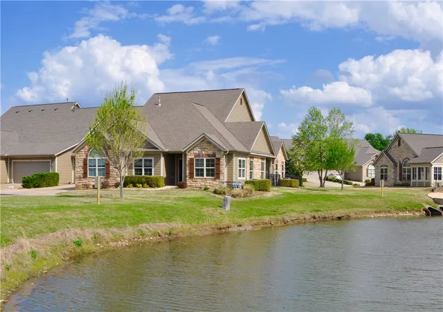 Photo 4 of Townhouse for sale at 1303 Doe Ln, Bentonville, AR 72713 | MLS# 1345695 | Listing updated on 2026-09-11
