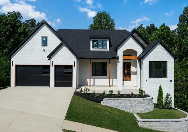 Photo 3 of Sale Pending at 2005 NE Chaucer St, Bentonville, AR 72712 | MLS# 1345407 | Listing updated on 2026-09-02