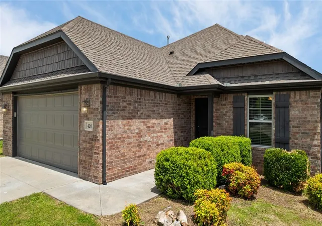 Photo 2 of Sale Pending at 420 Timber Ridge St, Centerton, AR 72719 | MLS# 1346950 | Listing updated on 2026-09-09