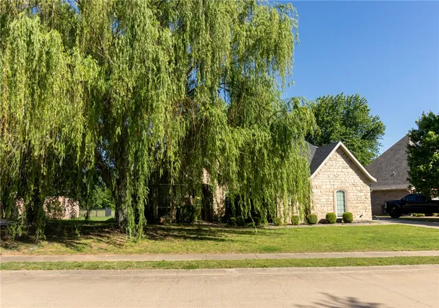 Photo 3 of Single family home for sale at 11530 Frisco Dr, Farmington, AR 72730 | MLS# 1347113 | Listing updated on 2026-08-31