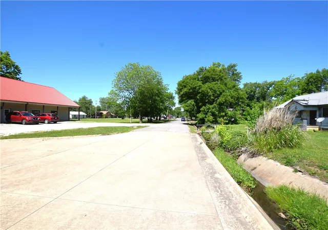 Photo 3 of Single family home for sale at 13 W Chestnut St, Stilwell, OK 74960 | MLS# 1347297 | Listing updated on 2026-09-06