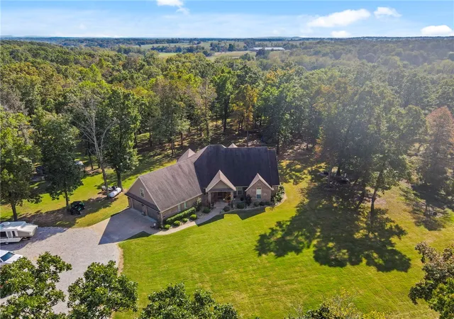 Photo 3 of Single family home for sale at 477 Ne Duke Hl Rd, Bentonville, AR 72713 | MLS# 1347052 | Listing updated on 2026-08-28