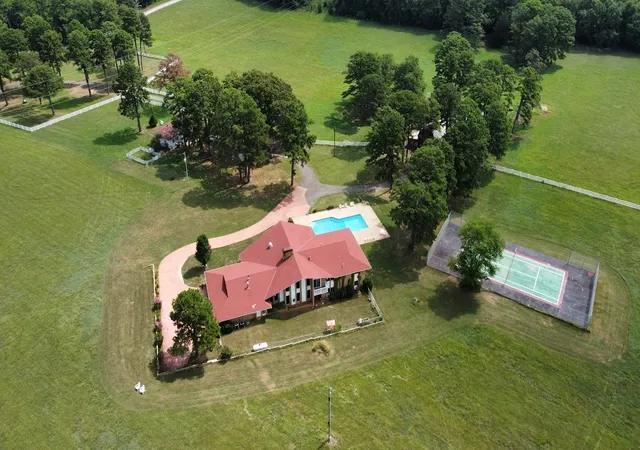 Photo 4 of Single family home for sale at 935 County Rd 3456, Clarksville, AR 72830 | MLS# 1347596 | Listing updated on 2026-09-14