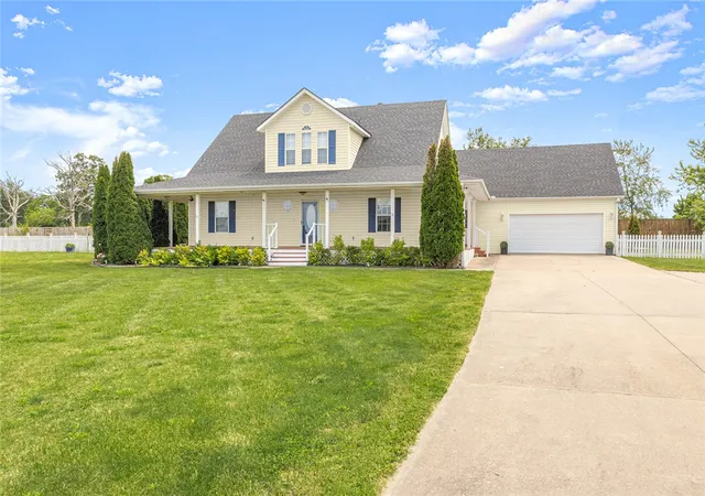 Photo 5 of Sale Pending at 8448 Glory Dr, Bentonville, AR 72713 | MLS# 1347603 | Listing updated on 2026-08-31