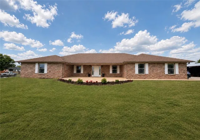 Photo 2 of Single family home for sale at 562 Rheas Ml Rd, Farmington, AR 72730 | MLS# 1347594 | Listing updated on 2026-09-03