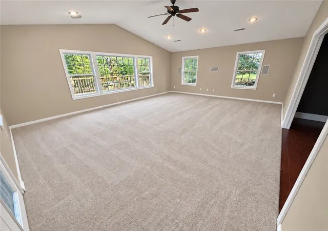 Photo 4 of Sale Pending at 2560 Orchard Hl Rd, Siloam Springs, AR 72761 | MLS# 1347625 | Listing updated on 2026-10-20