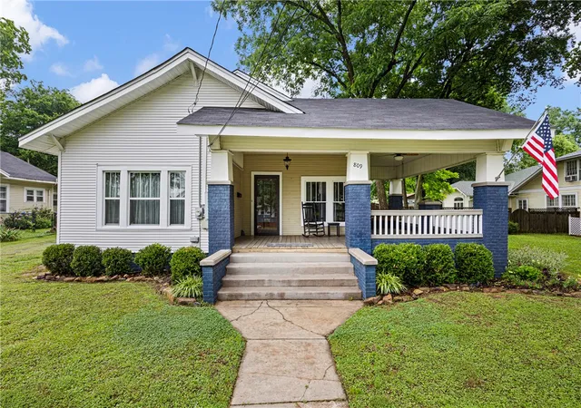 Photo 1 of Single family home for sale at 809 N Oak St, Morrilton, AR 72110 | MLS# 1347486 | Listing updated on 2026-10-02