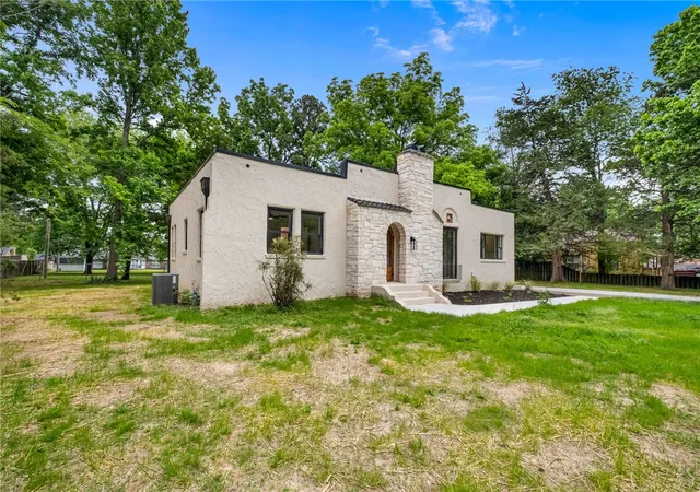 Photo 2 of Sale Pending at 1400 W Emma Ave, Springdale, AR 72764 | MLS# 1347774 | Listing updated on 2026-09-04
