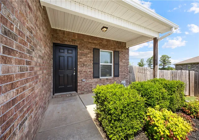 Photo 3 of Single family home for sale at 4296 Crosshill Cvs, Springdale, AR 72762 | MLS# 1347590 | Listing updated on 2026-10-04