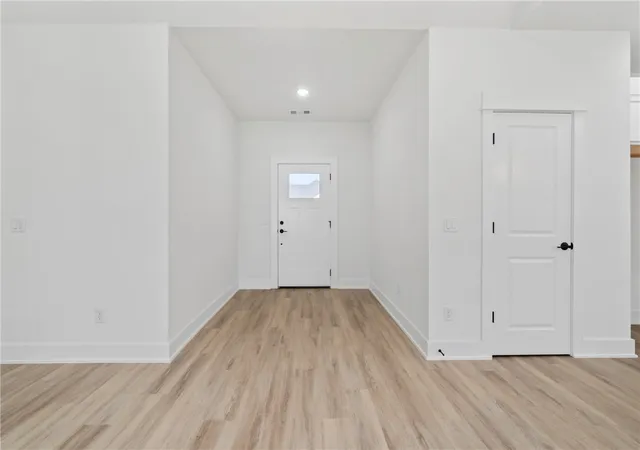 Photo 3 of Single family home for sale at 110 N Bloodhound Ave, Farmington, AR 72730 | MLS# 1348015 | Listing updated on 2026-08-29