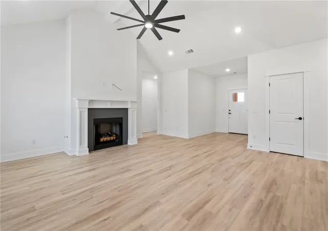 Photo 4 of Single family home for sale at 110 N Bloodhound Ave, Farmington, AR 72730 | MLS# 1348015 | Listing updated on 2026-08-29