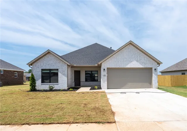Photo 1 of Single family home for sale at 125 N Panther Ave, Farmington, AR 72730 | MLS# 1348074 | Listing updated on 2026-08-31