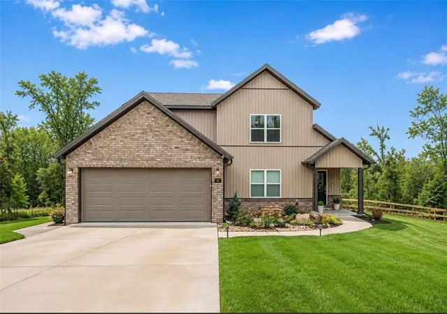 Photo 2 of Single family home for sale at 3 Mccoy Cir, Bella Vista, AR 72715 | MLS# 1348083 | Listing updated on 2026-09-07