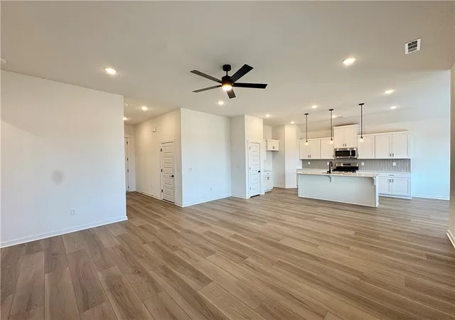 Photo 3 of Single family home for sale at 5904 Sw Bear Crk Ave, Bentonville, AR 72713 | MLS# 1347952 | Listing updated on 2026-10-21