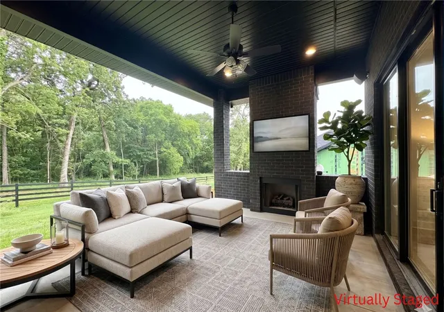 Photo 3 of Sale Pending at 3807 SW Limelight Ln, Bentonville, AR 72713 | MLS# 1348237 | Listing updated on 2026-09-14