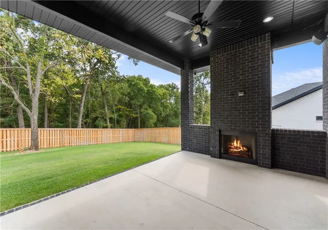 Photo 4 of Sale Pending at 3807 SW Limelight Ln, Bentonville, AR 72713 | MLS# 1348237 | Listing updated on 2026-09-14