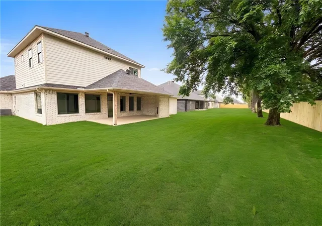 Photo 3 of Single family home for sale at 1351 Greyback Ln, Centerton, AR 72719 | MLS# 1347996 | Listing updated on 2026-10-21