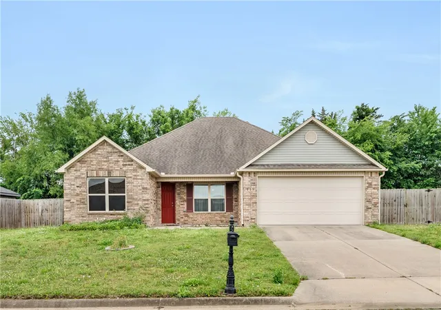 Photo 1 of Single family home for sale at 975 Richland Crk Ave, Elkins, AR 72727 | MLS# 1347821 | Listing updated on 2026-09-09